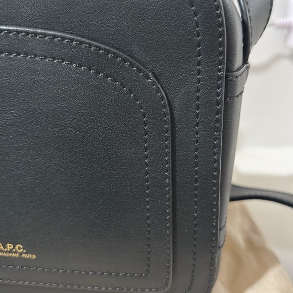 A.p.c gentle used Louisette square crossbody in black leather with dust bag - Picture 10 of 11